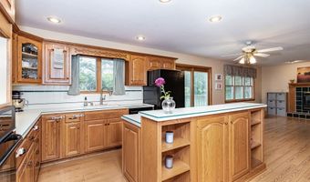 806 Vermont Cir, Ames, IA 50014