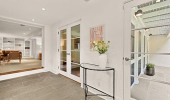 4320 LORCOM Ln, Arlington, VA 22207