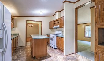 2 Windsor Dr, Alfred, ME 04002