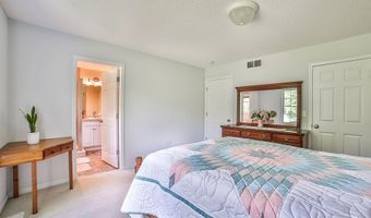 125 Stahl Rd, Amherst, NY 14068