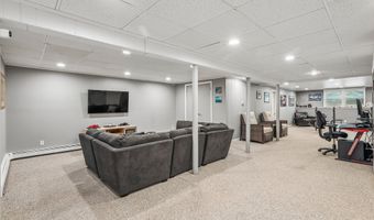 3 Linda Dr, Danbury, CT 06811