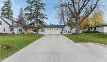 817 Maple St, Alexandria, MN 56308