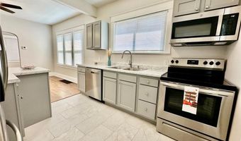 75 E Elm St, Alton, IL 62002