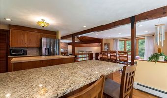 71 Phillips Ln, Glocester, RI 02814
