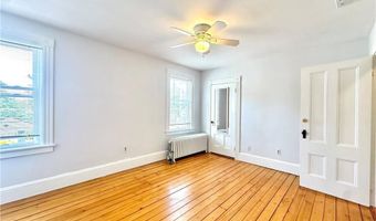 91 Van Zandt Ave, Newport, RI 02840
