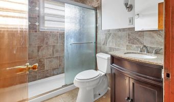 8 Fox Hill Ter, Ansonia, CT 06401
