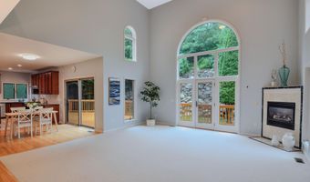 588 Green Rd, Ann Arbor, MI 48105