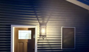 9 Hutchins St, Auburn, ME 04210
