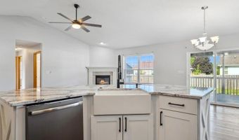 1415 Deerfield Dr, North Liberty, IA 52317