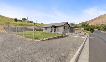 105 Meador St, Asotin, WA 99402
