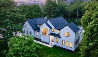 19 Castle Rd, Narragansett, RI 02882