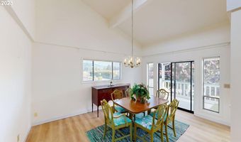 801 BROOKHAVEN Dr, Brookings, OR 97415