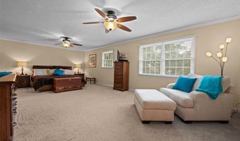21 Meadowbrook Country Club Est, Ballwin, MO 63011