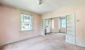 20 Stratford Rd, Cranston, RI 02905