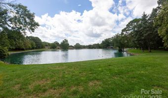 8356 Meadow Lakes Dr, Charlotte, NC 28210