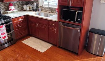 30 Grove Pl, Danbury, CT 06810