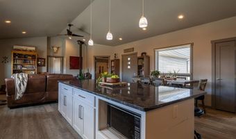5 Cowboy Dr, Clark, WY 82435