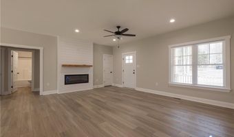 2223 Ridge Rd, Arvonia, VA 23004