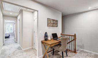 8030 Downy Oak Ln, Charlotte, NC 28269