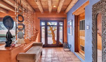 42 Hondo Seco Rd, Arroyo Hondo, NM 87513