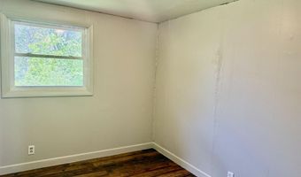 136 W Elizabeth St, Alma, MI 48801