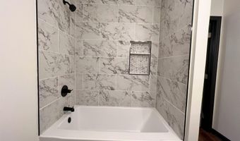 215 NW 4th St, Arab, AL 35016