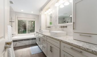 4614 Sawgrass Dr W, Ann Arbor, MI 48108