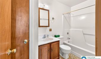 168 Springhouse Rd, Allentown, PA 18104
