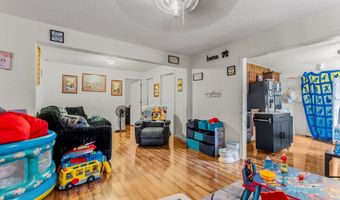 301 W Pleasant St, Aurora, MO 65605