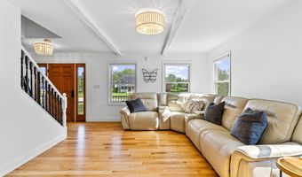 3 Cedar Hill Dr, Acushnet, MA 02743