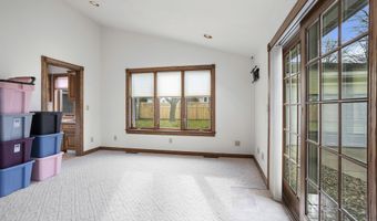 521 E HARDING Dr, Appleton, WI 54915