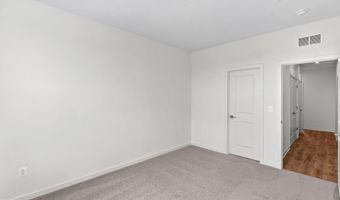 43841 VENETIAN Sq, Ashburn, VA 20147