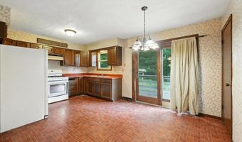 907 S Superior St, Angola, IN 46703