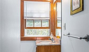 557 Center Rd, Block Island, RI 02807