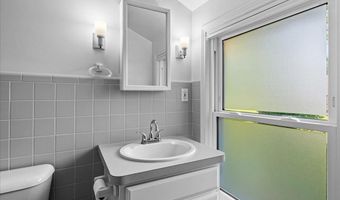 73837 Floral St, Armada, MI 48005