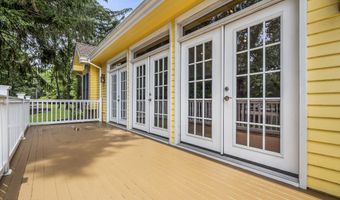 99 Holly Ln, Bayville, NJ 08721