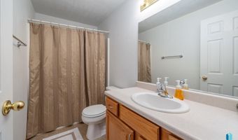 1012 E Magnolia Dr, Brandon, SD 57005