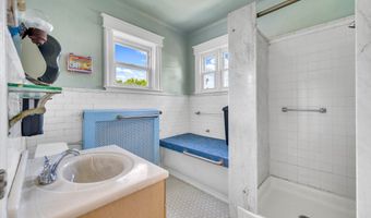 38 Prospect Pl, Bristol, CT 06010