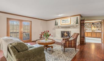 10159 E Rivershore Dr SE, Alto, MI 49302