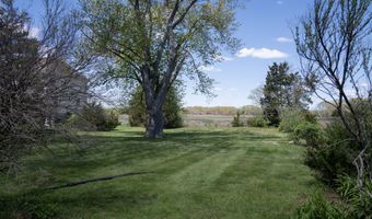 100 Pratt Rd, Clinton, CT 06413