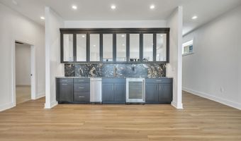 2707 1st St, Arnolds Park, IA 51331