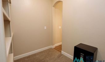 3712 Ederd Dr, Carlsbad, NM 88220