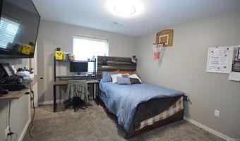 2413 S Lawson St, Aberdeen, SD 57401