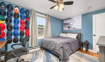 16 Raymond Pl, Cromwell, CT 06416