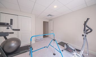 3081 N Spurway Dr, Ann Arbor, MI 48105
