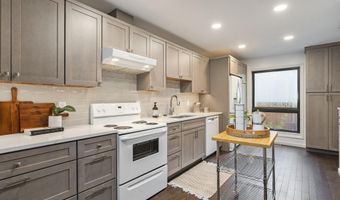 2174 Overlook Ct, Ann Arbor, MI 48103