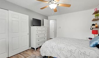 806 Hollyridge Dr, Ballwin, MO 63011