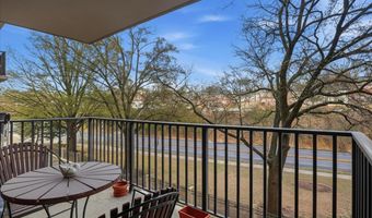 4600 S FOUR MILE RUN Dr 207, Arlington, VA 22204