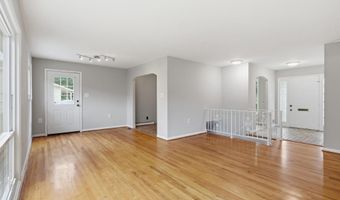 8532 CANTERBURY Dr, Annandale, VA 22003