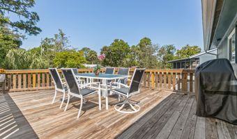 310 MAGNOLIA St, Atlantic Beach, FL 32233